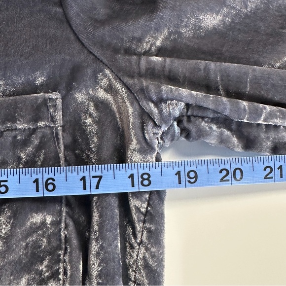Anthropologie Pilcro Relaxed Velvet Button Down Dark Gray Silver Size Small - Picture 10 of 11